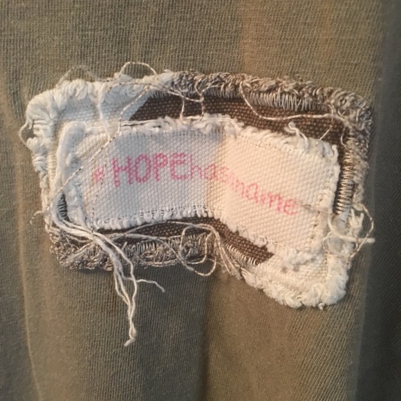 Tops - Picture 7 of 8